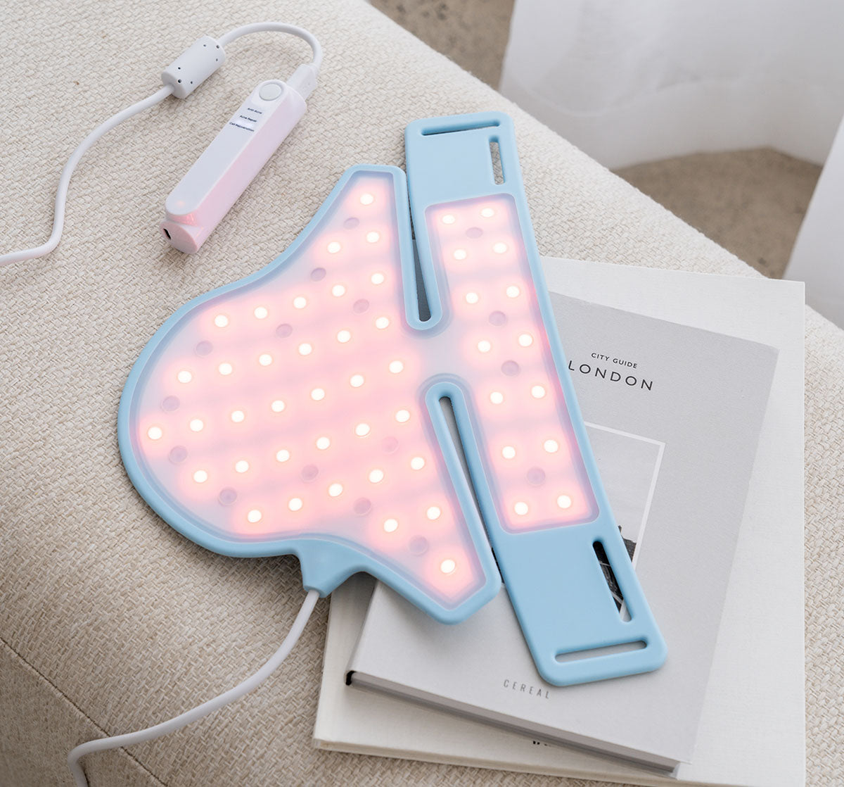  LED Light Mask for Neck, Décolletage And Back set up